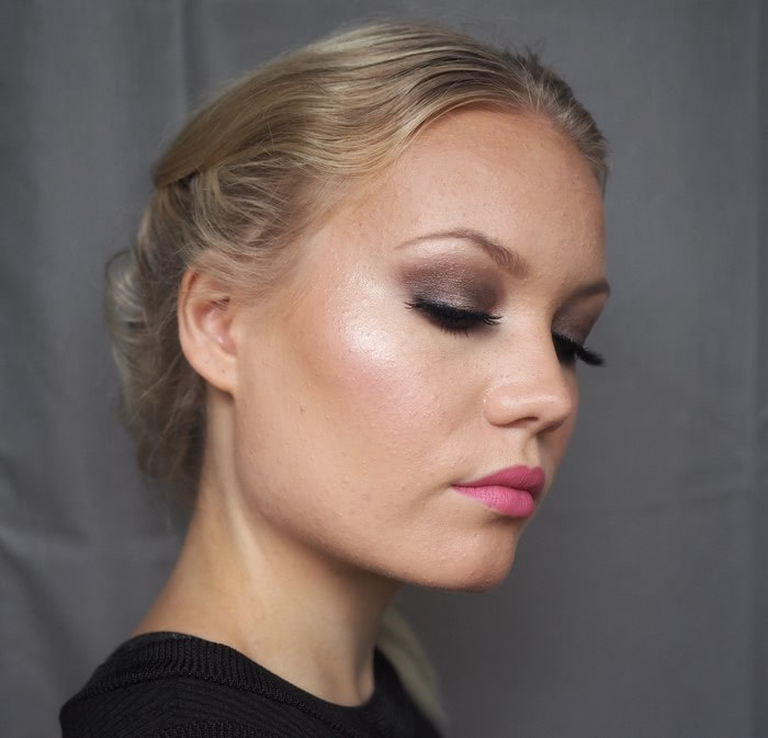 bronzy smokey eye with pink lips