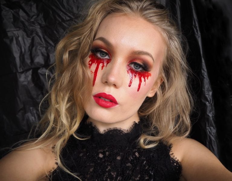 Easy Halloween makeup look Blood tears (you only need fake blood!)
