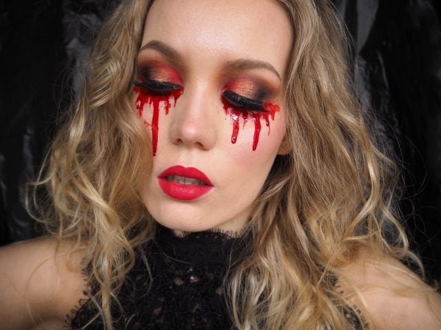 Easy Halloween makeup look Blood tears (you only need fake blood!)