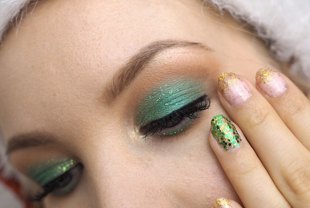 green gold glitter eye makeup