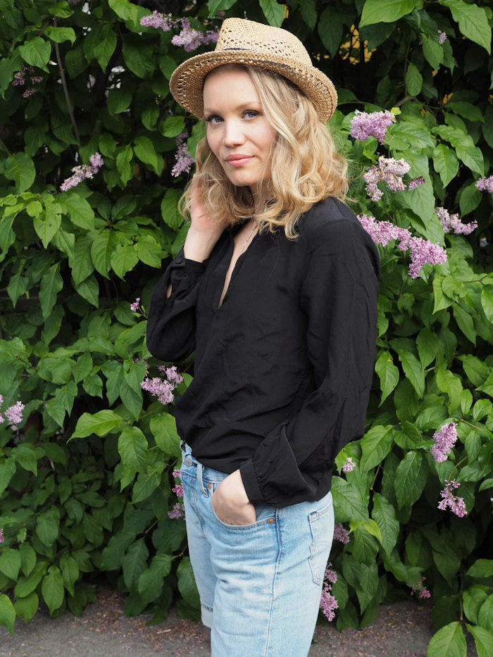 Casual Summer Outfit Black Silk Shirt