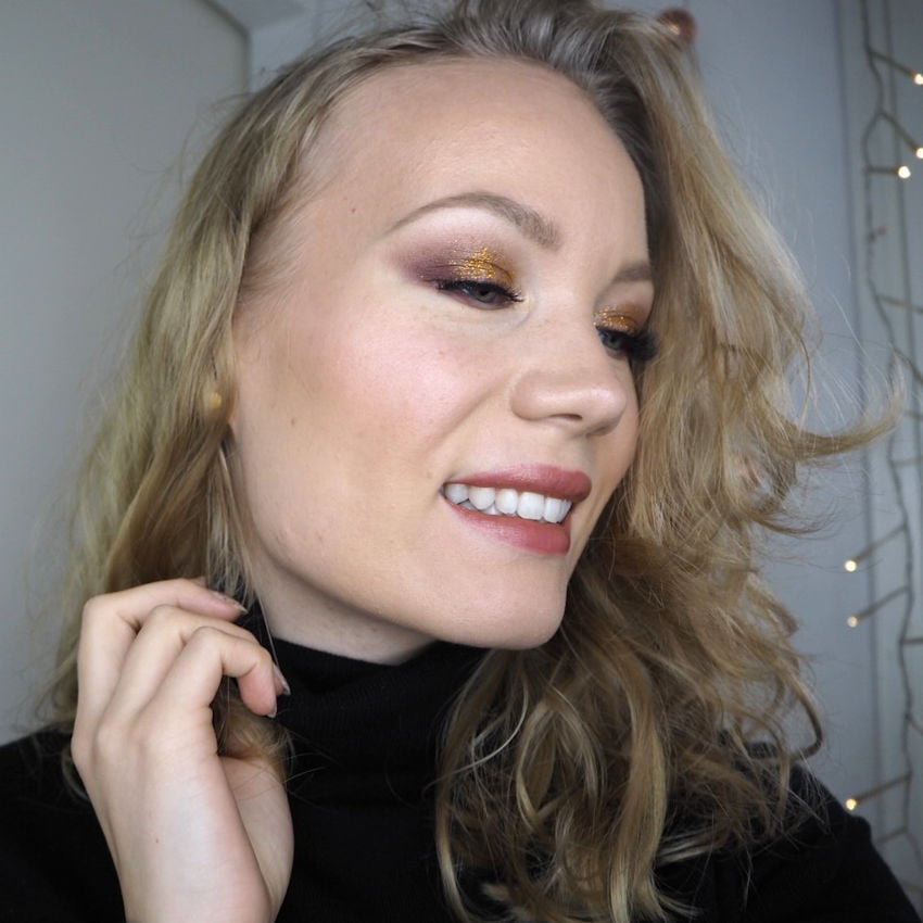 officiel Hollywood jul YSL Touche Éclat Le Teint Foundation review - Charlotta Eve