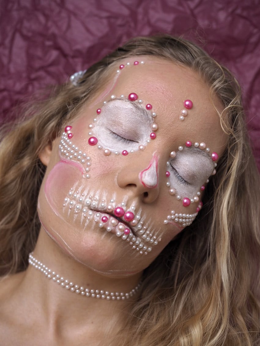 Pearl Skull Easy Makeup