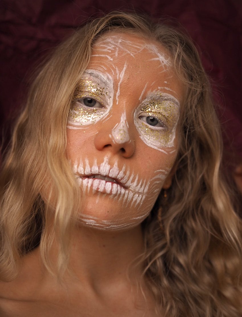 PEARL SKULL - Easy Halloween makeup tutorial - Charlotta Eve